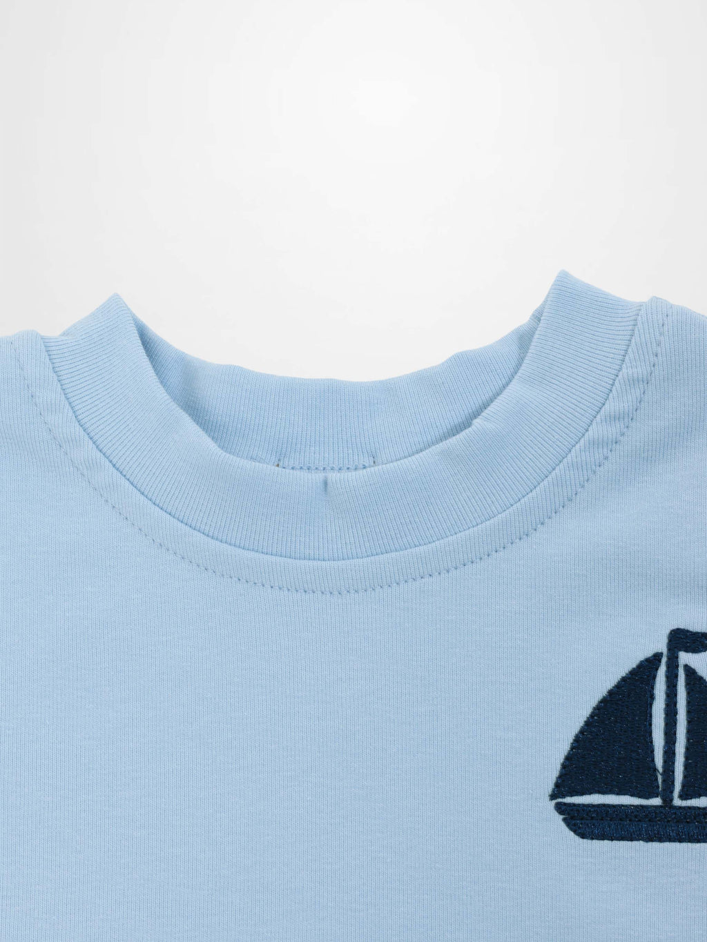 Short Sleeve Sailboat Emblem T-Shirt - Light Blue