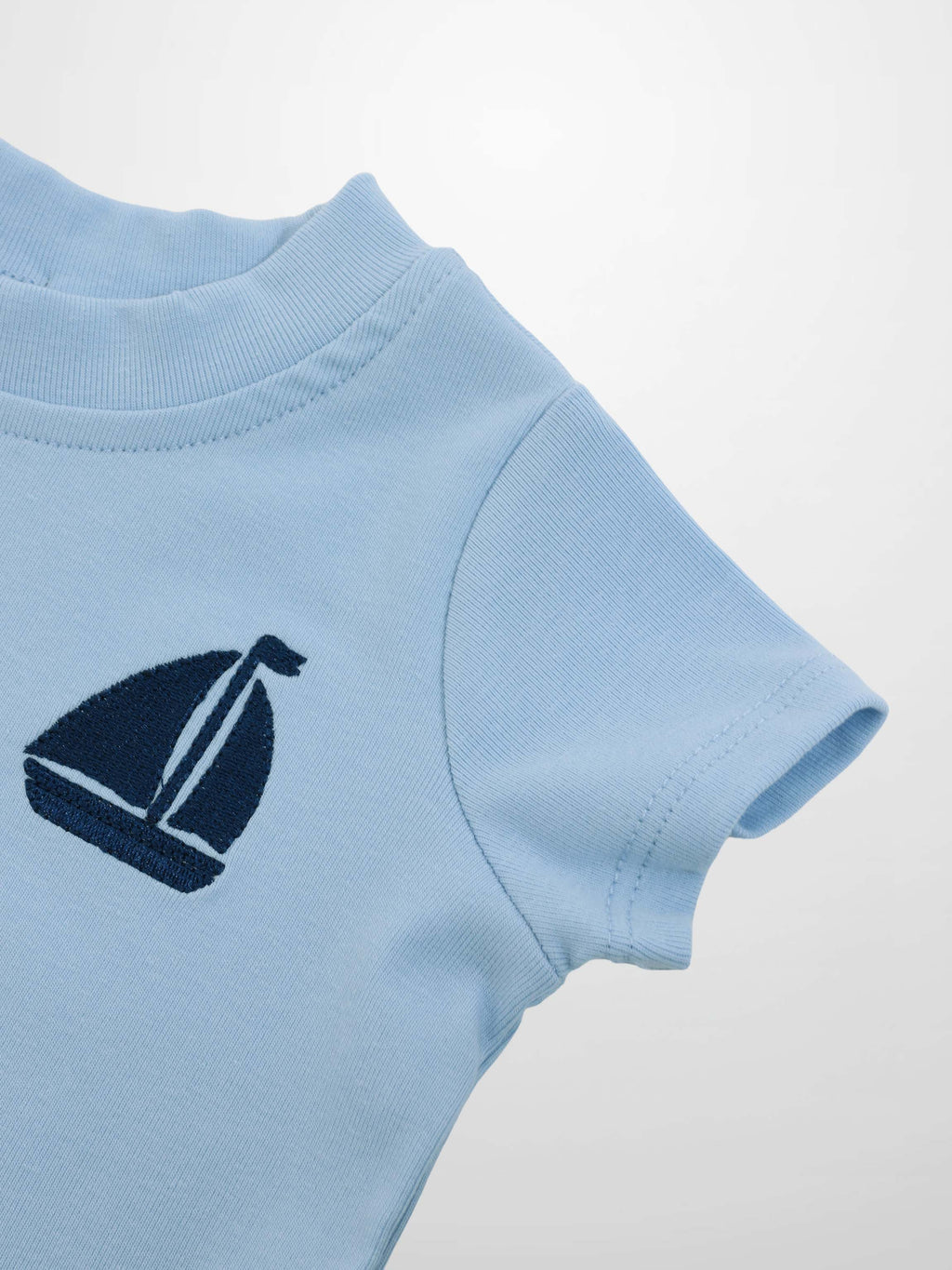 Short Sleeve Sailboat Emblem T-Shirt - Light Blue